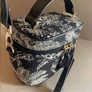 NWT JACQUARD WEAVE TOILE BAG